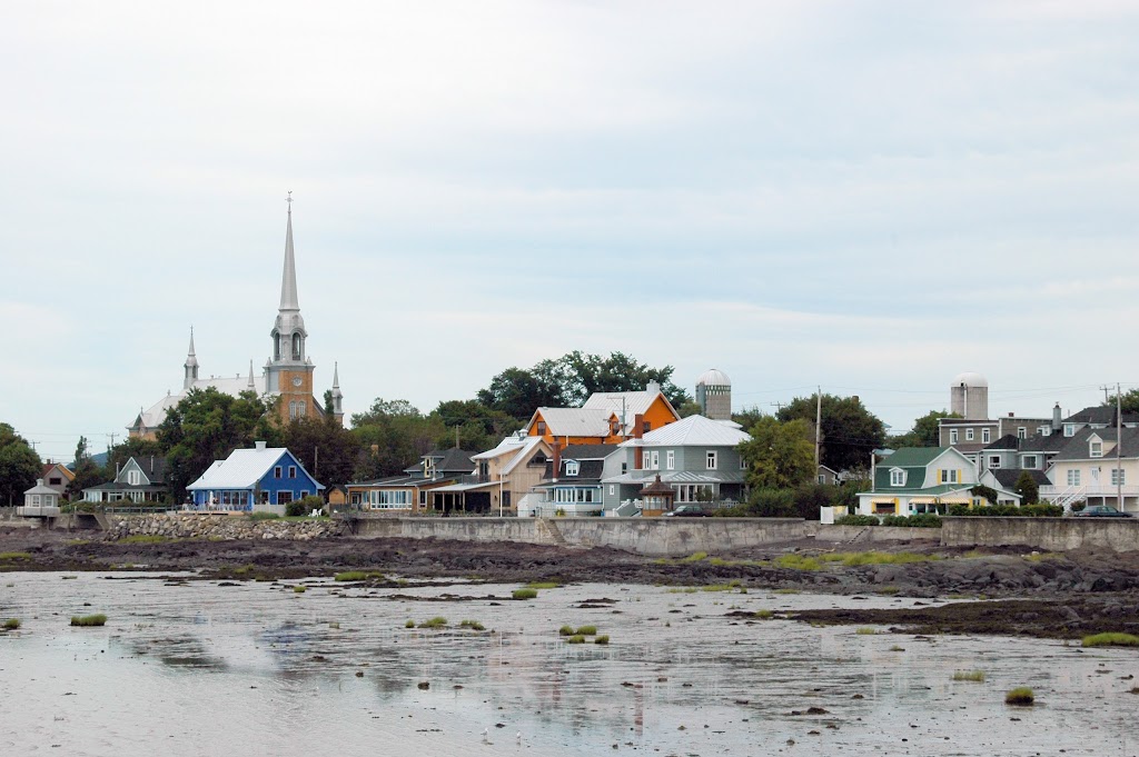 Église Saint-Louis à Kamouraska | 73 Av. Morel, Kamouraska, QC G0L 1M0, Canada | Phone: (418) 492-2140