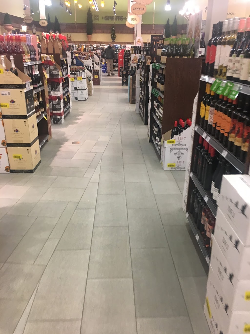 Oakridge Co-op Wine Spirits Beer | 2570 Southland Dr SW, Calgary, AB T2V 4J8, Canada | Phone: (403) 299-5444