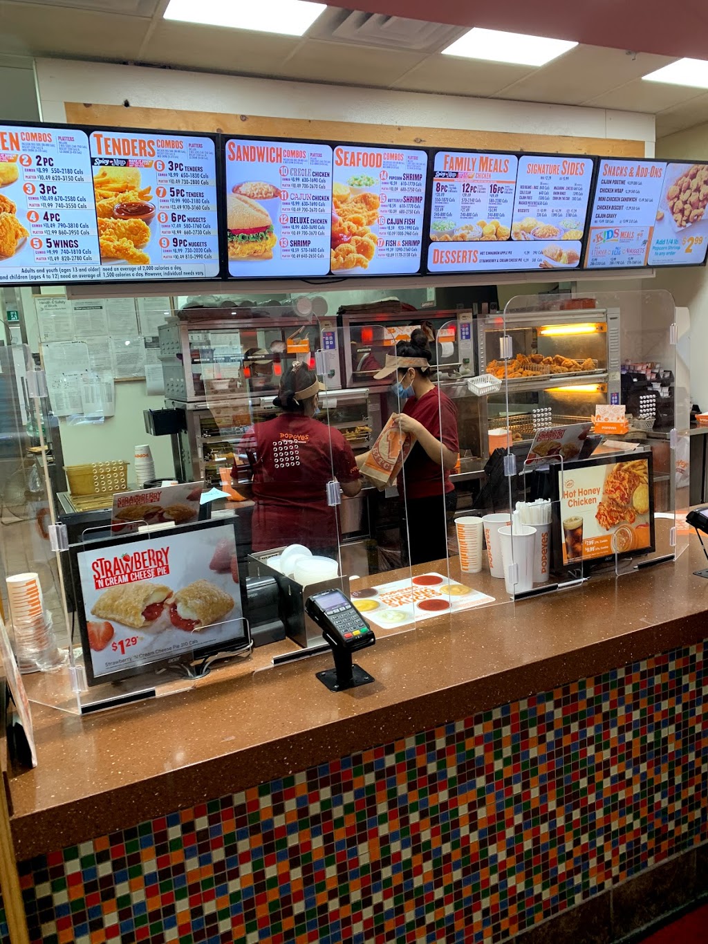 Popeyes Central Parkway | 325 Central Pkwy W, Mississauga, ON L5B 3X9, Canada | Phone: (905) 281-3500