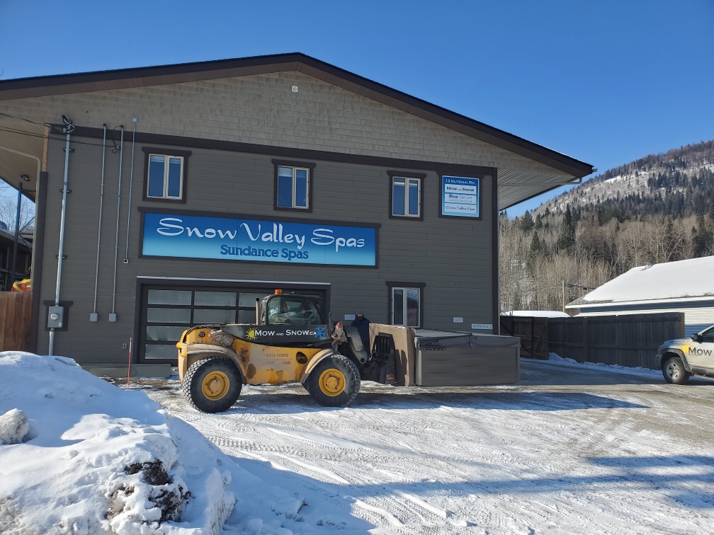 Mow and Snow Land Services (2016) | 13 Kutenai Rd, Fernie, BC V0B 1M5, Canada | Phone: (250) 423-1665