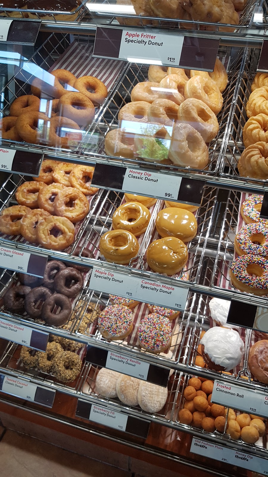 Tim Hortons | 303 Shawville Blvd SE Unit 400, Calgary, AB T2Y 2Z3, Canada | Phone: (587) 625-9173