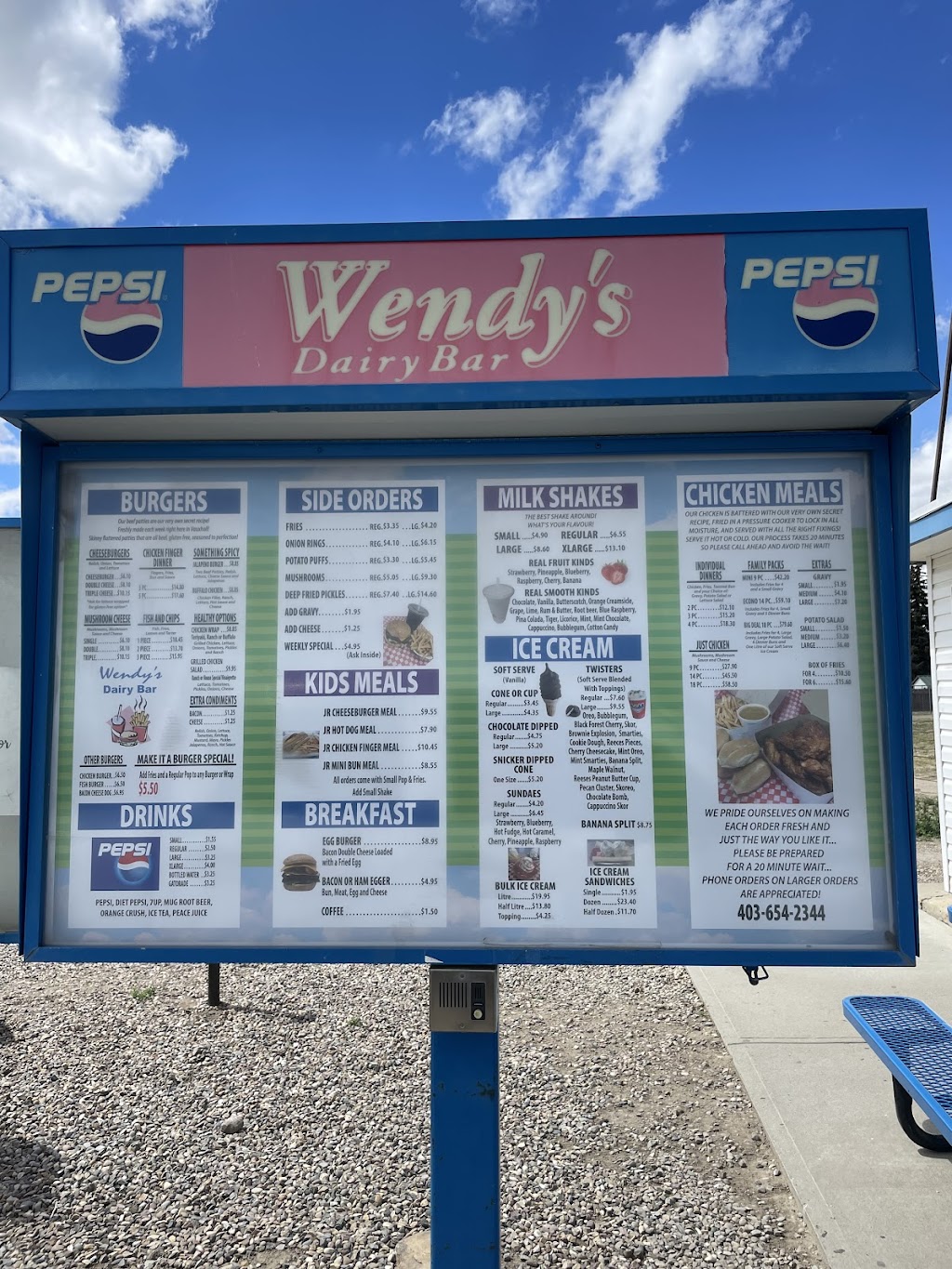 Wendys Dairy Bar | 104 2 Ave N, Vauxhall, AB T0K 2K0, Canada | Phone: (403) 654-2344