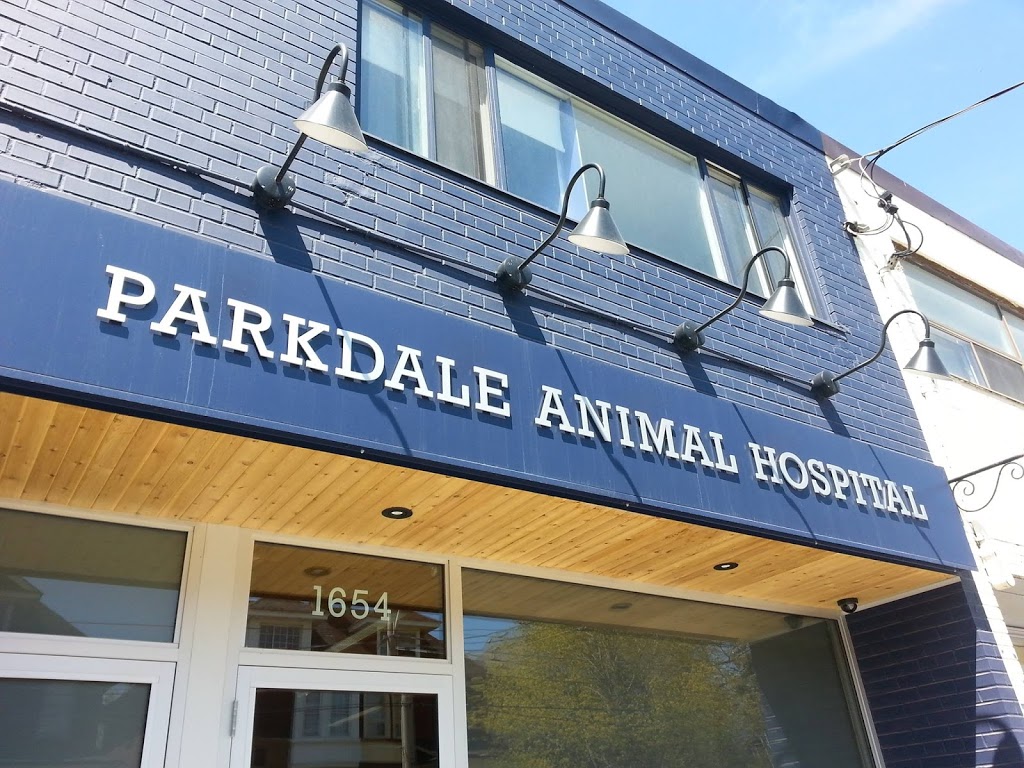 Parkdale Animal Hospital | 1654 Queen St W, Toronto, ON M6R 1B2, Canada | Phone: (416) 532-1169