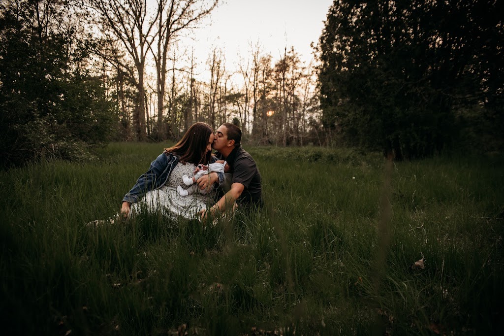 Chelsea Sims Photography | 83 West St, Belleville, ON K8N 4X6, Canada | Phone: (613) 849-7985