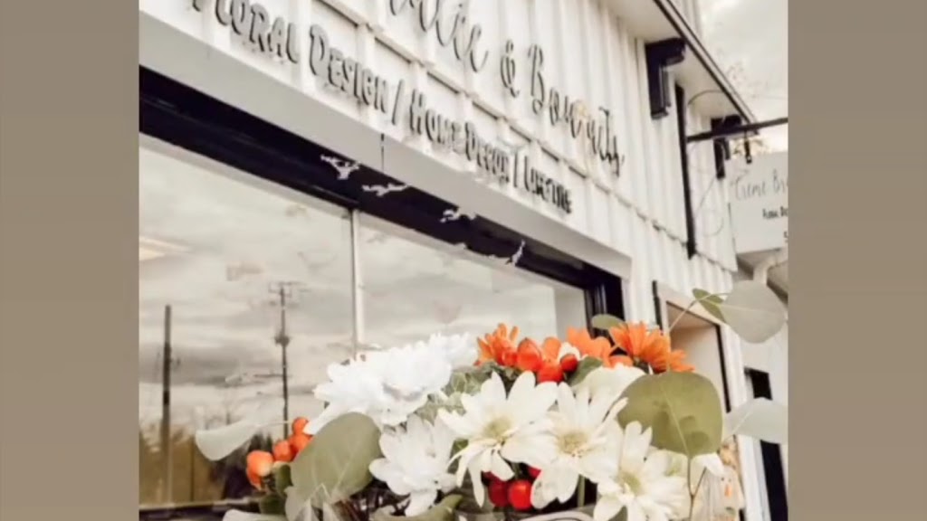 Creme Brulee & Bouquets | 70 Alice St, Waterford, ON N0E 1Y0, Canada | Phone: (519) 443-7987