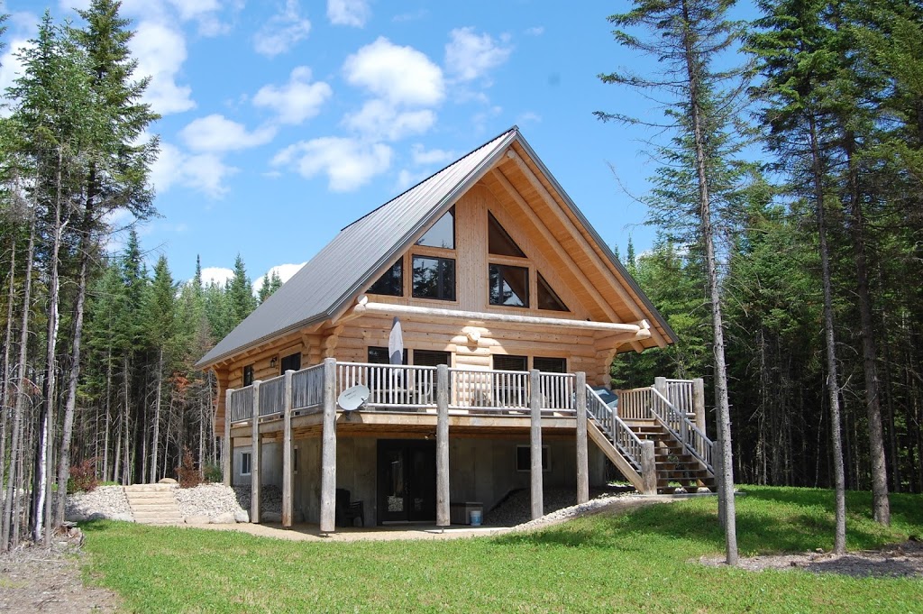 Au Chalet en Bois Rond | 325 Rang Saint Jacques, Sainte-Christine-dAuvergne, QC G0A 1A0, Canada | Phone: (418) 329-1233