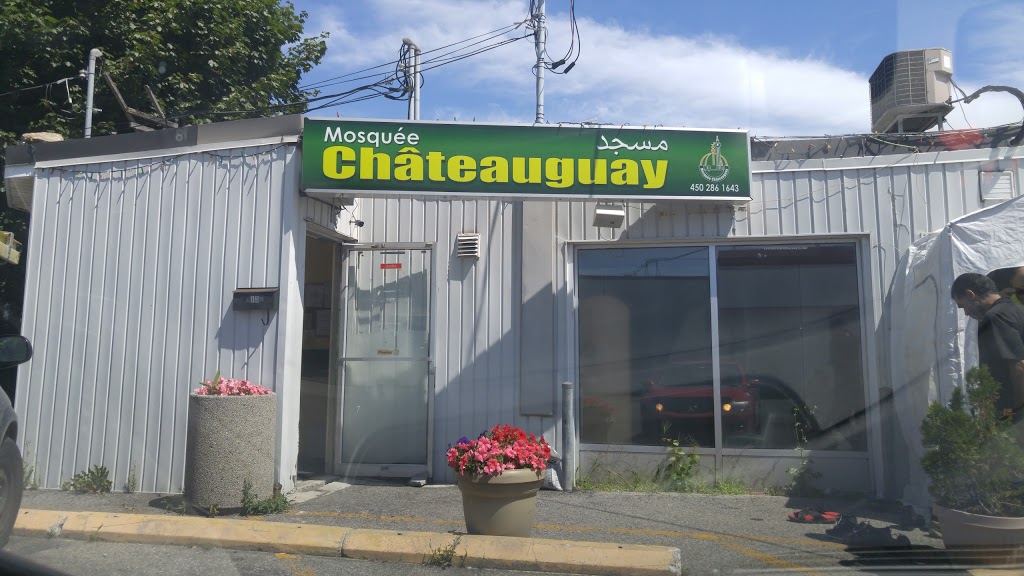 Mosque Of Chateauguay | 215 Boulevard DAnjou, Châteauguay, QC J6J 2R3, Canada | Phone: (450) 286-1643