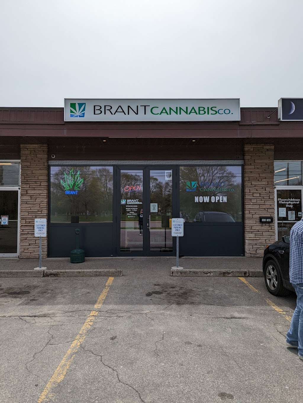 Brant Cannabis | 168 Charing Cross St unit b, Brantford, ON N3R 2J4, Canada | Phone: (519) 304-5420