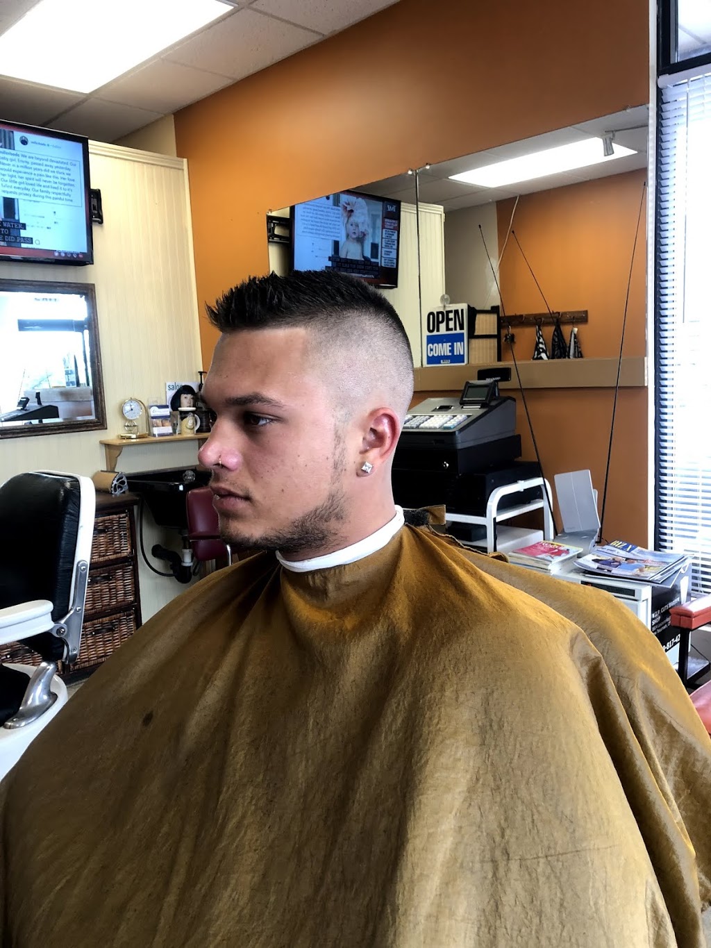 VIP Cuts | 1614 Lesperance Rd, Windsor, ON N8N 1Y3, Canada | Phone: (519) 817-4202