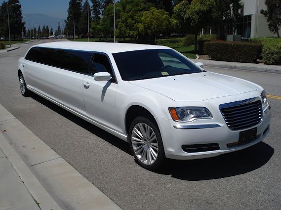 Ontario Luxury Limousine London Ontario | 47 Weymouth Dr, London, ON N5V 4E3, Canada | Phone: (519) 452-0842