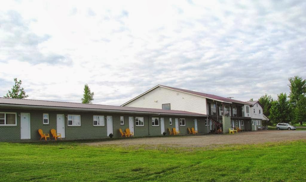 Atlantic Motel | 8 Brown Rd, Berry Mills, NB E1G 3Z3, Canada | Phone: (506) 387-7448