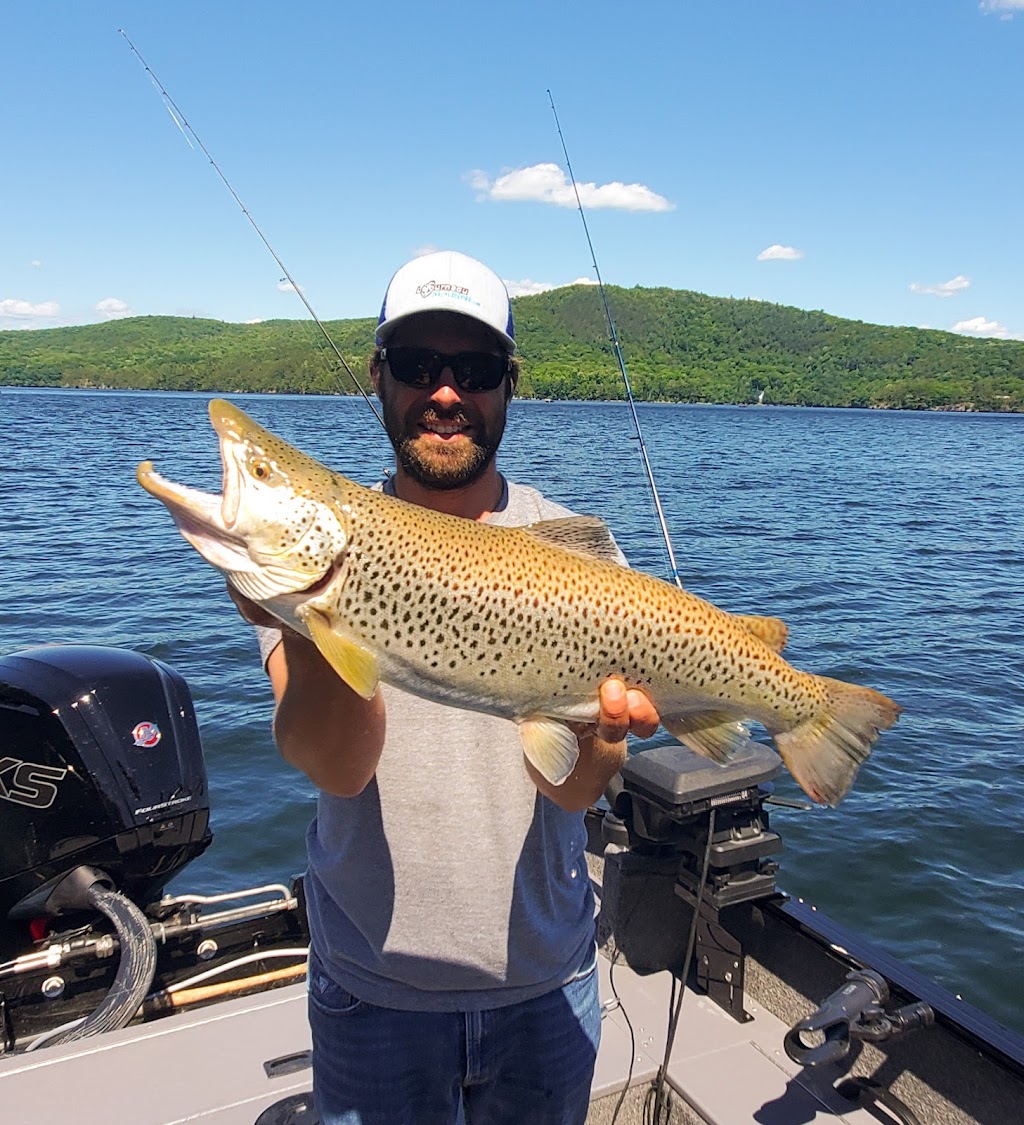 Guide pêche Lac Memphrémagog-Simon Joyal | 1001 Rue Cécile, Magog, QC J1X 3W2, Canada | Phone: (819) 993-5127