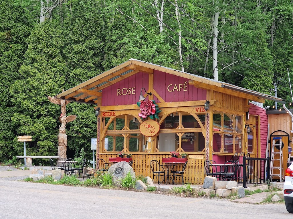 Rose Café | 104 Rue du Quai, Sainte-Rose-du-Nord, QC G0V 1T0, Canada | Phone: (581) 882-2354