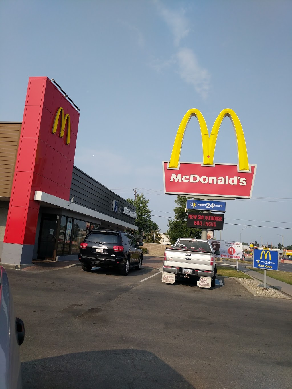 McDonalds | 4615 17 Ave SE, Calgary, AB T2A 0T9, Canada | Phone: (403) 272-7477