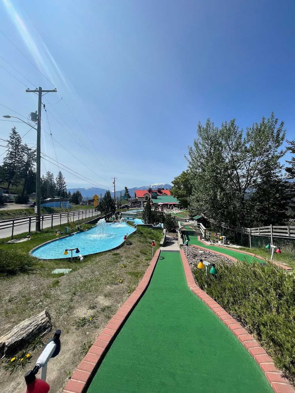 Leo Burrito and Ds Mini Golf | 4951 Hwy 93, Radium, BC V0A 1M0, Canada | Phone: (778) 527-4999