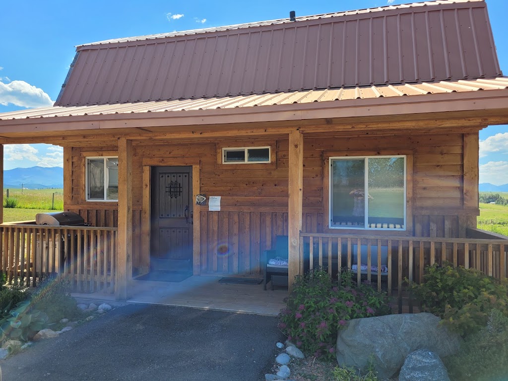 Mountain Haven Cabins | 18 Webb Ave, Mountain View, AB T0K 1N0, Canada | Phone: (403) 331-0905