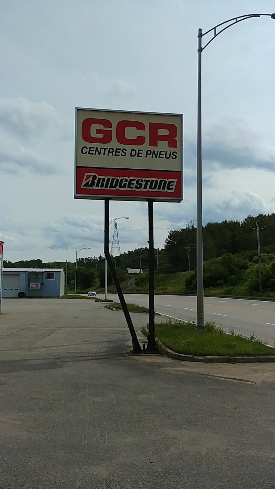 GCR Centres De Pneus | 1423-1801 Bd de Comporté, La Malbaie, QC G5A 1N3, Canada | Phone: (418) 665-2541