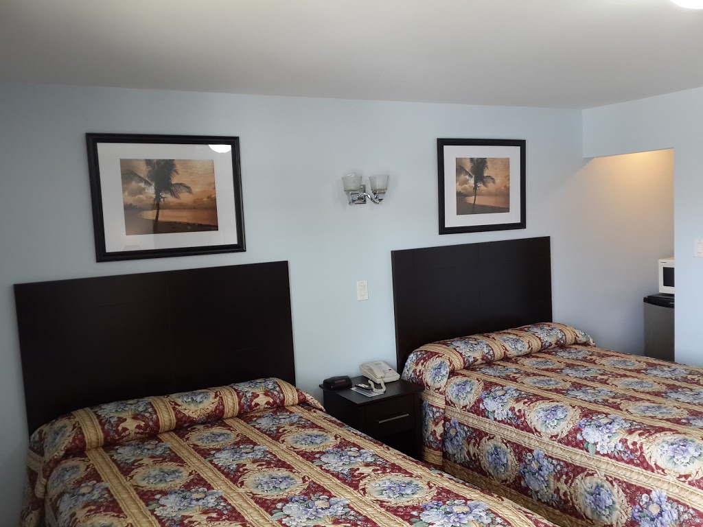 Fox Motor Inn | 297 Dundas St W, Napanee, ON K7R 2B3, Canada | Phone: (613) 354-3855