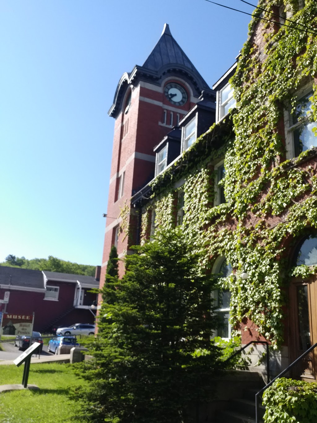 Musée de lHôtel des Postes | 949 Boulevard des Bois Francs S, Victoriaville, QC G6P 5W1, Canada | Phone: (819) 357-2185