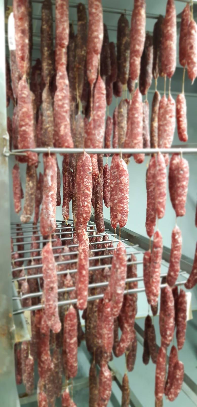 SAUCISSES ET SAUCISSONS INC. | 418 Rue Lacasse, Mont-Tremblant, QC J8E 3G6, Canada | Phone: (819) 717-1522