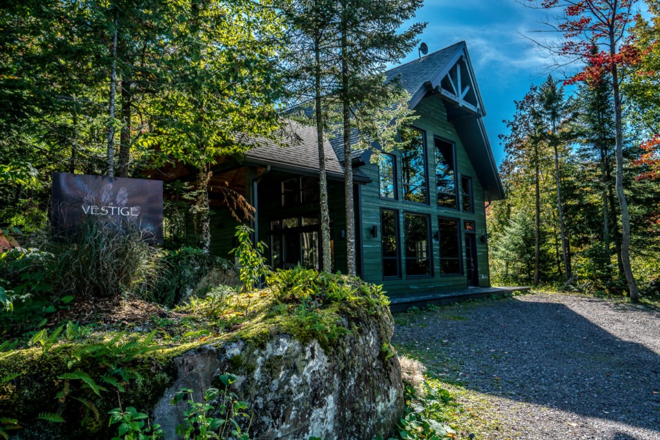 Chalet Le Vestige | 305-1 Rte Trans Comté, Montmagny, QC G5V 3R9, Canada | Phone: (877) 819-5424