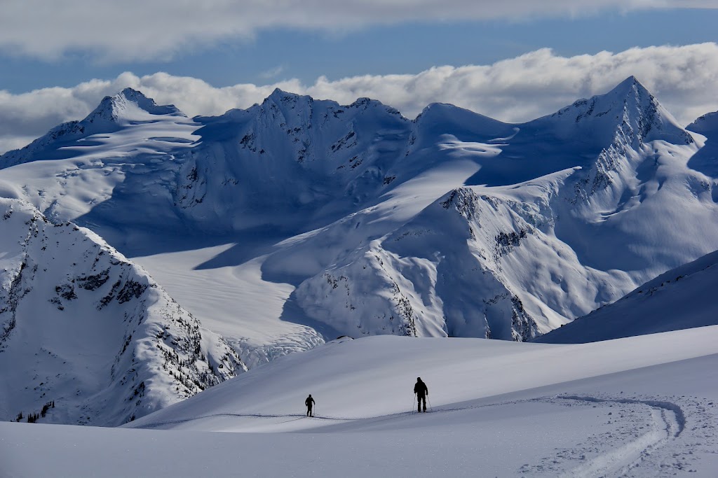 Selkirk Powder Descents | 858 Ohlhausen Rd, Revelstoke, BC V0E 3K0, Canada | Phone: (250) 837-1684