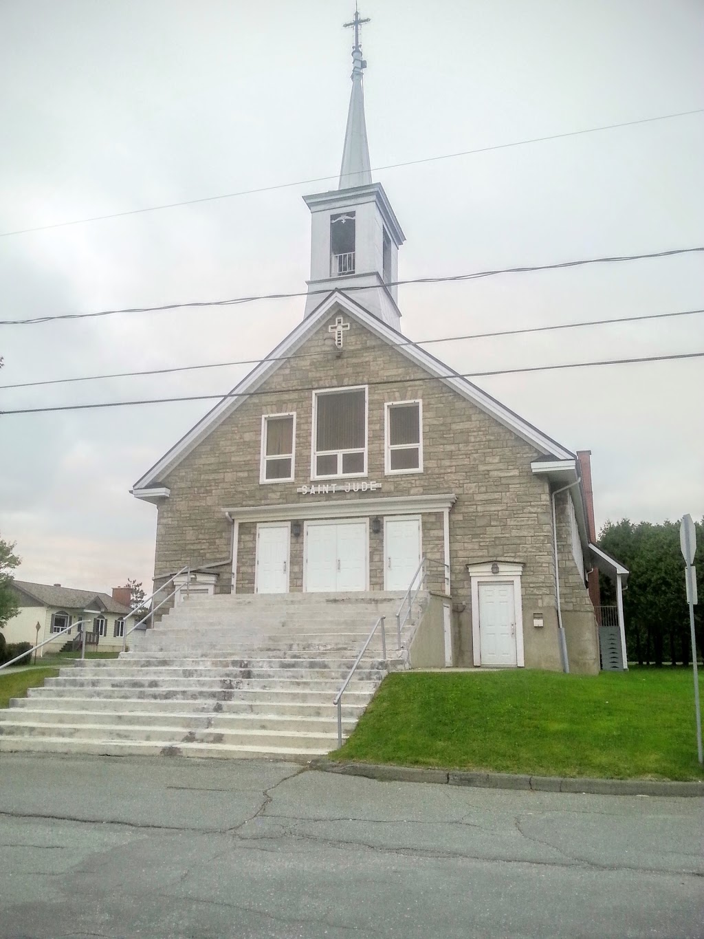 Presbytères-Eglises Catholiques | 447 Rue Pie-XII N, Magog, QC J1X 5G8, Canada | Phone: (819) 843-4781