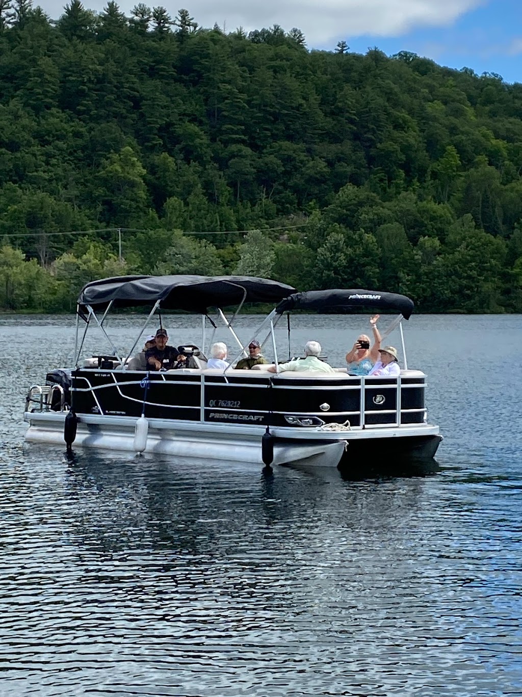 Location de ponton Lucky Jack Pontoon Rental | 15 Chem. du Croquet, Val-des-Monts, QC J8N 1J4, Canada | Phone: (819) 639-0064