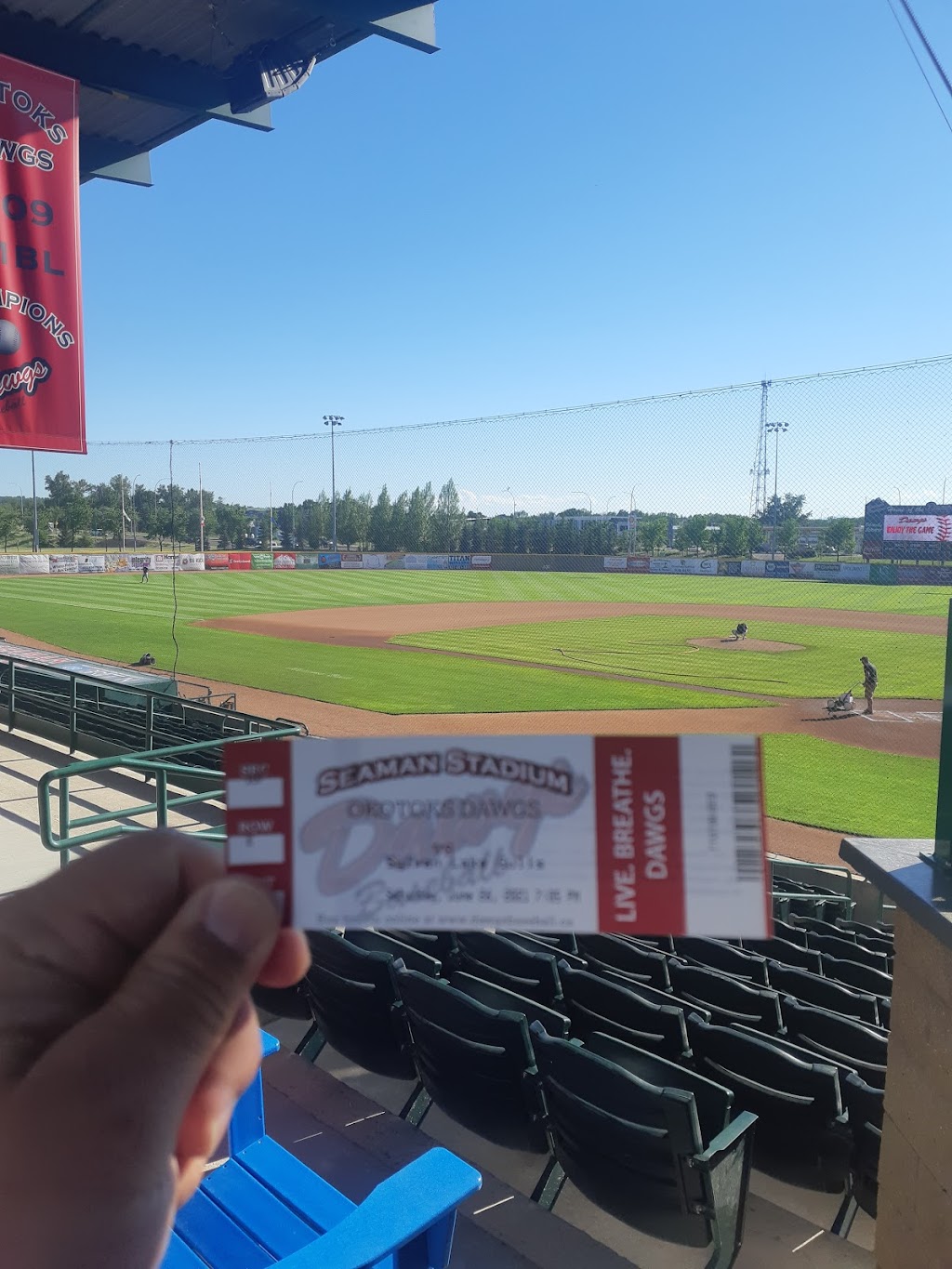 Okotoks Dawgs | 256 Don Seaman Way, Okotoks, AB T1S 1A5, Canada | Phone: (403) 262-3294