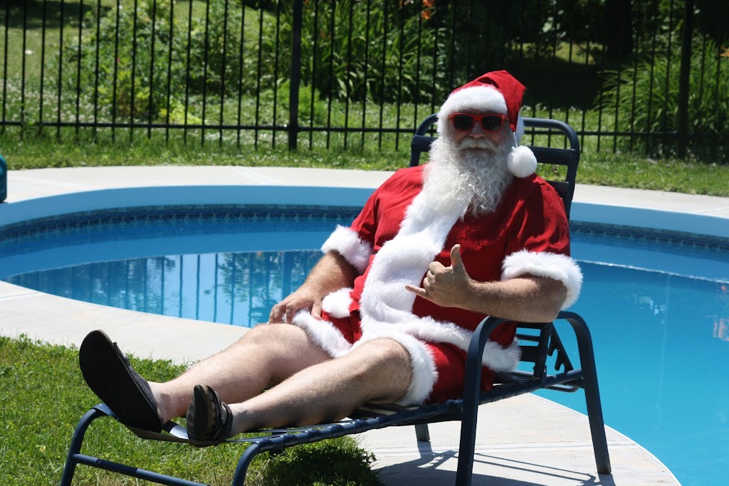 Santa Claus | 17 Catherine St, Cobourg, ON K9A 4T9, Canada | Phone: (905) 372-8012