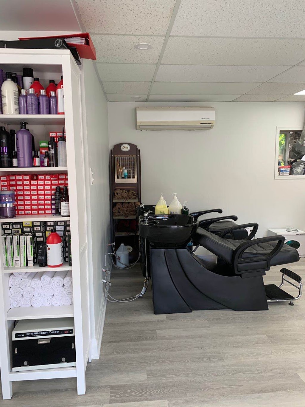 Family Hair & Nail Studio | 427 Rogers Rd, York, ON M6M 1A4, Canada | Phone: (416) 652-6903