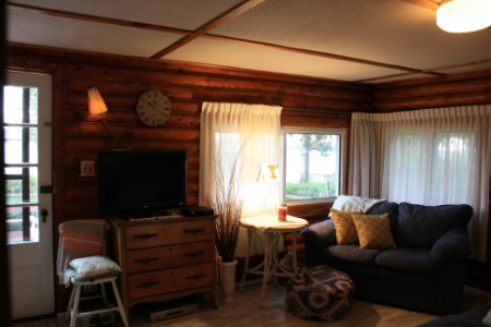 Sauble Beach Vacation Rentals | 28 Southampton Pkwy, Sauble Beach, ON N0H 2G0, Canada | Phone: (226) 909-2276