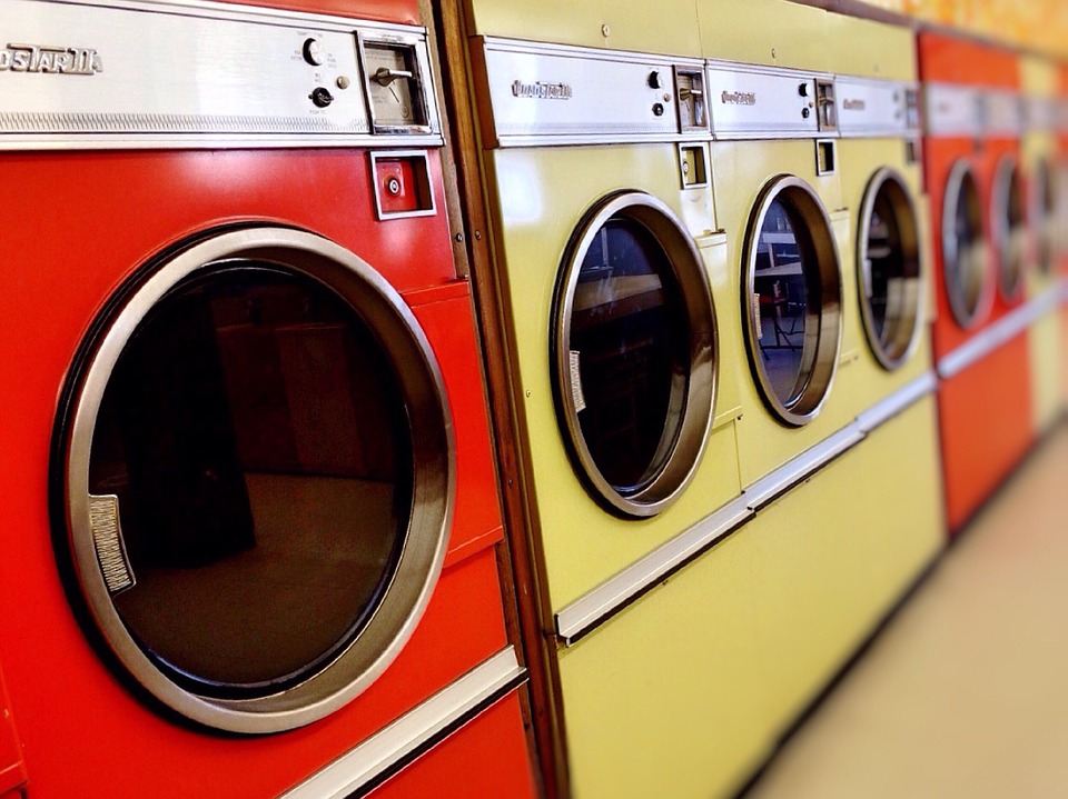 Dundas Coin Laundry | 1916 Dundas St E, Whitby, ON L1N 2L6, Canada | Phone: (905) 432-7627