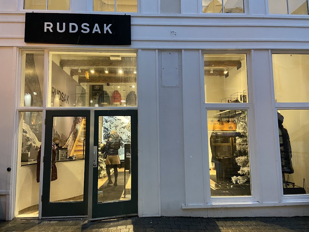 RUDSAK | 118 Chem. de Kandahar, Mont-Tremblant, QC J8E 1E2, Canada | Phone: (873) 479-0147