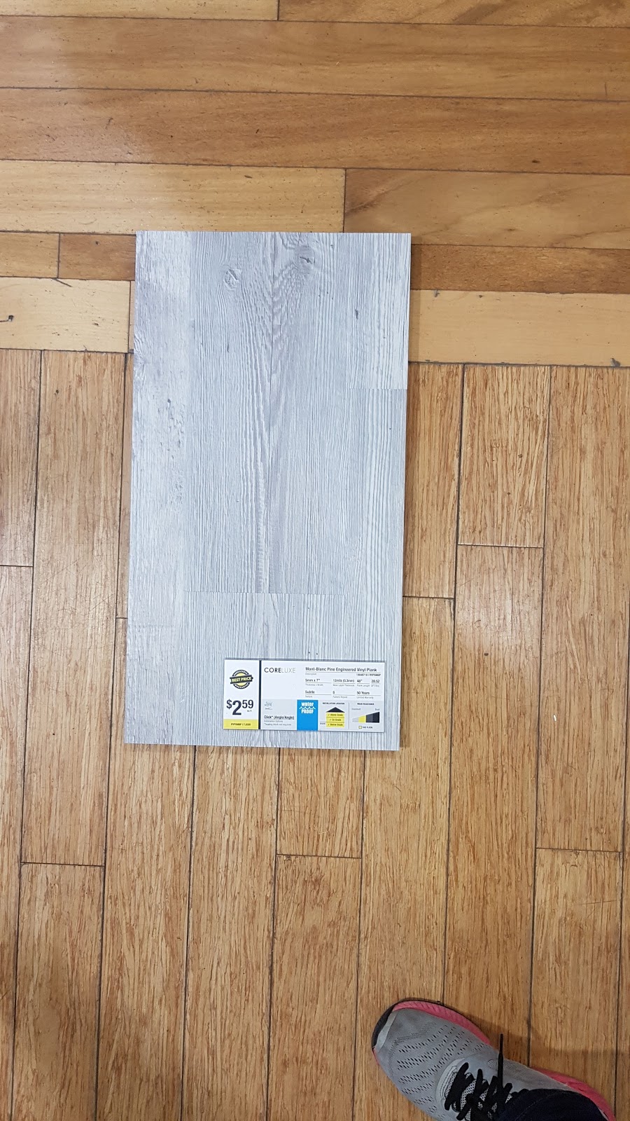 Lumber Liquidators Flooring | 1400 OConnor Dr, Toronto, ON M4B 2T8, Canada | Phone: (647) 933-2490