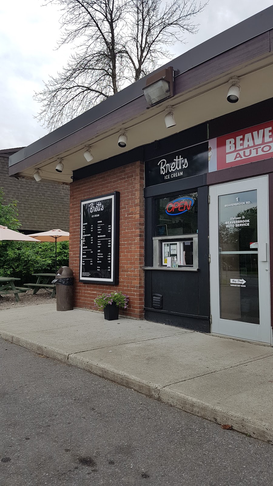 Bretts Ice Cream | 1001 Beaverbrook Rd, Kanata, ON K2K 1L2, Canada | Phone: (613) 900-2768