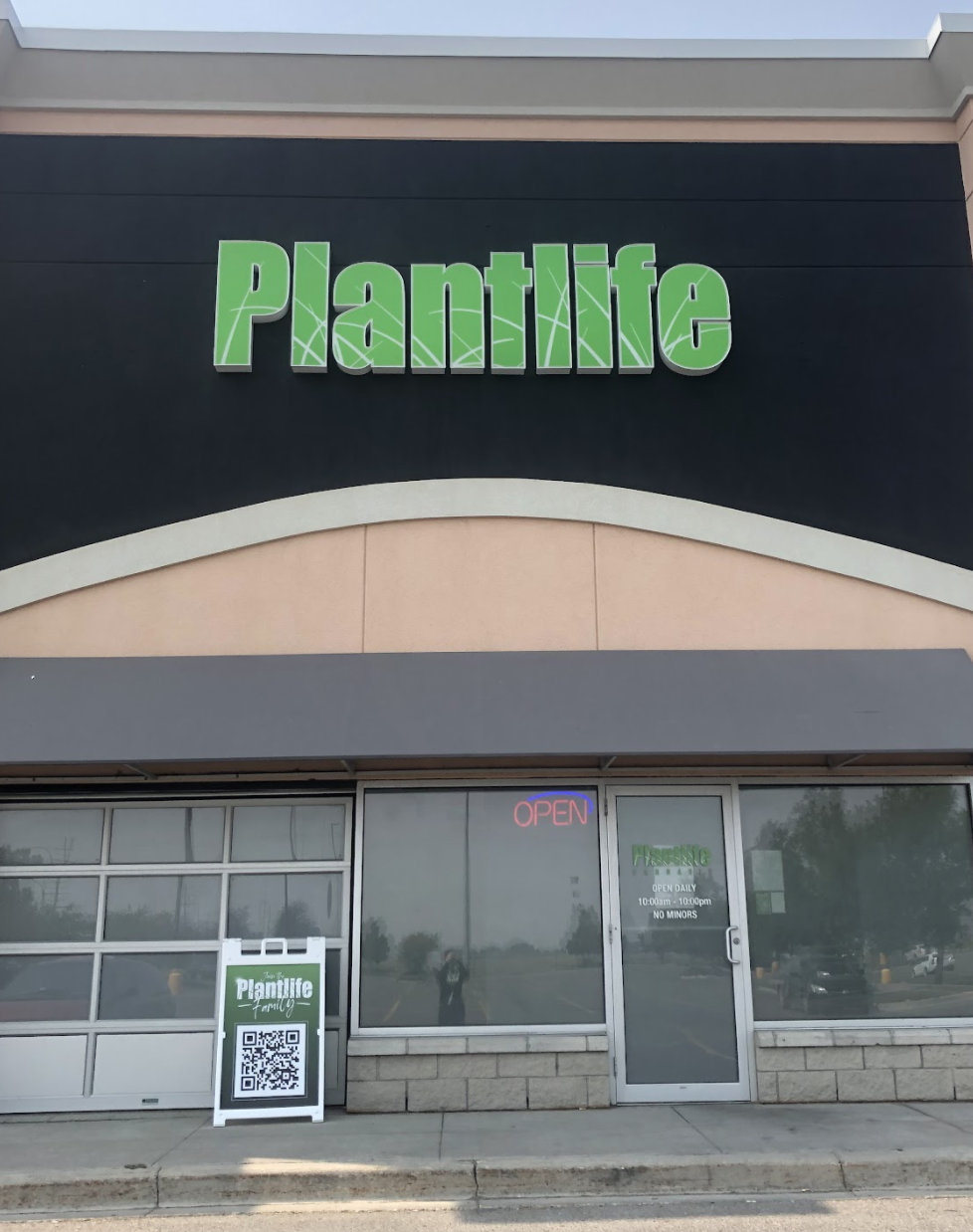 Plantlife Cannabis Lethbridge | 3115 26 Ave N #10, Lethbridge, AB T1H 5P4, Canada | Phone: (403) 942-3843