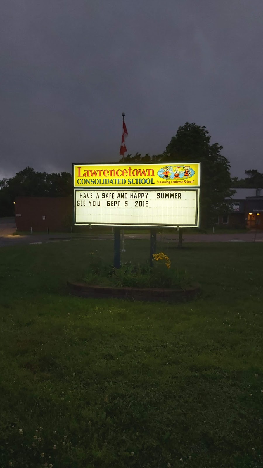 Lawrencetown Consolidated School | 10 Middle Rd, Lawrencetown, NS B0S 1M0, Canada | Phone: (902) 584-4500