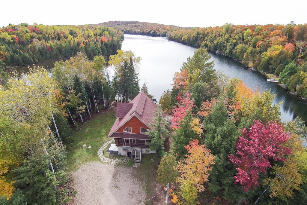 Le Huard - Chalet en bois rond | 1800 Chem. du Lac de lAbies, Labelle, QC J0T 1H0, Canada | Phone: (514) 833-0016