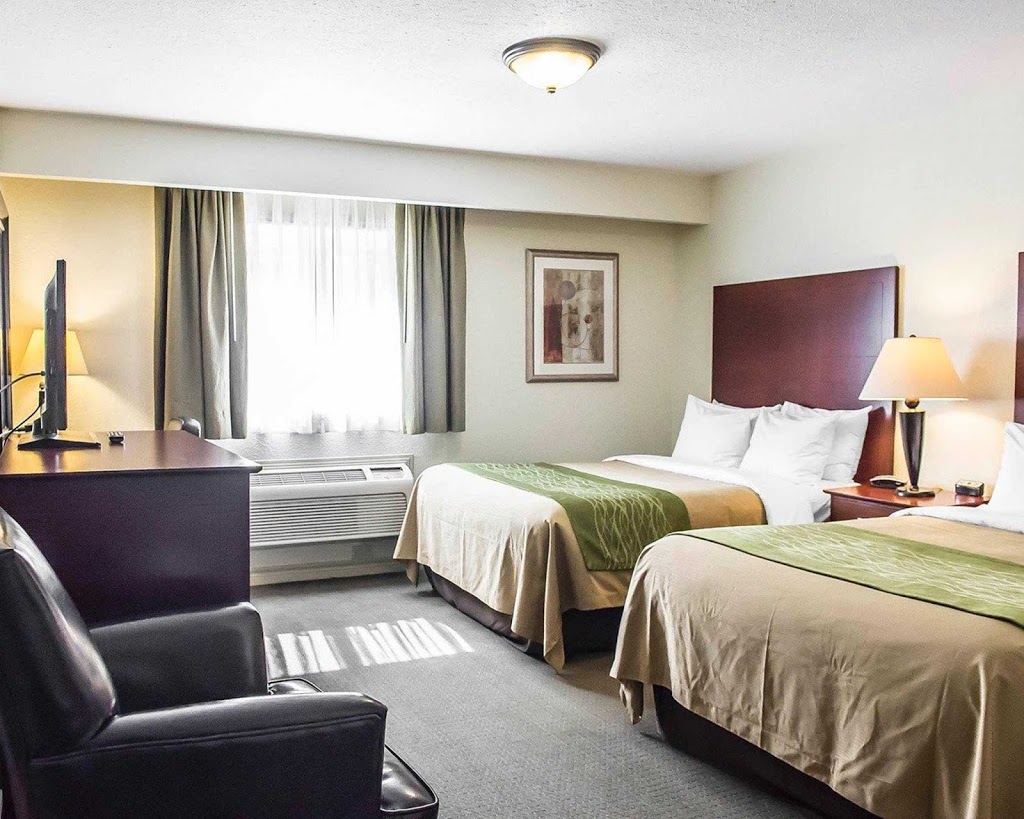 Comfort Inn & Suites Thousand Islands Harbour District | 22 Main St, Gananoque, ON K7G 2L7, Canada | Phone: (613) 382-7272