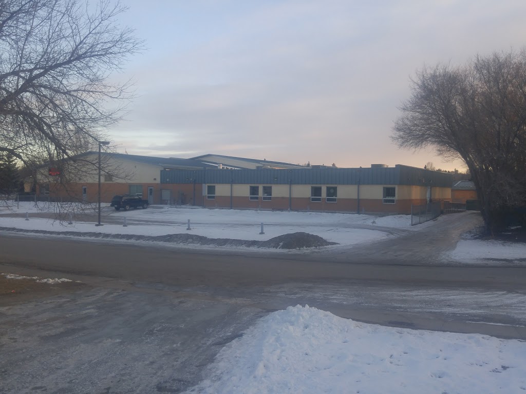 Westview Public School | 620 MacArthur Dr, Prince Albert, SK S6V 5X8, Canada | Phone: (306) 922-4094