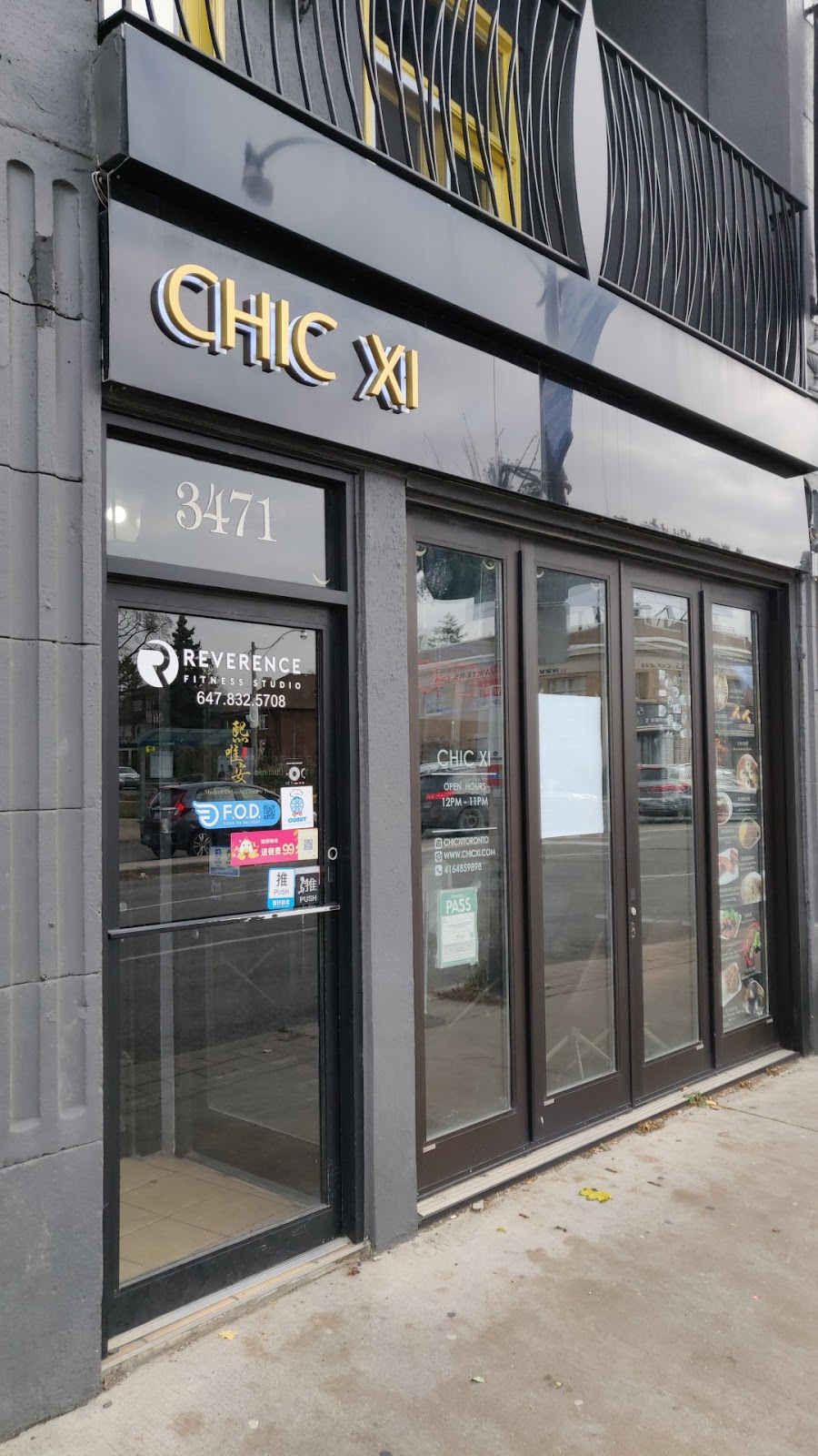 CHIC XI | 3471 Yonge St, North York, ON M4N 2N3, Canada | Phone: (416) 485-9898