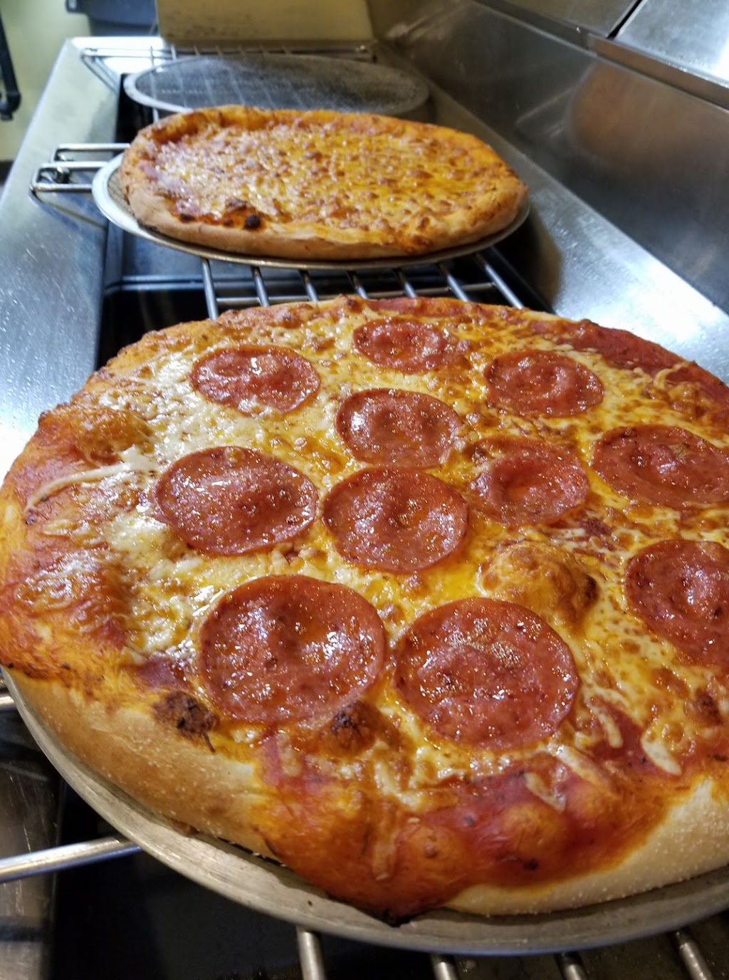 Star Station Pizza | 465 E Columbia St, New Westminster, BC V3L 3X6, Canada | Phone: (604) 553-4900