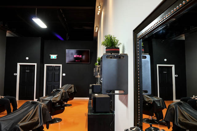 V&M Barbershop / Barbier | 2216 Bd du Curé-Labelle, Laval, QC H7T 1R1, Canada | Phone: (450) 680-1818