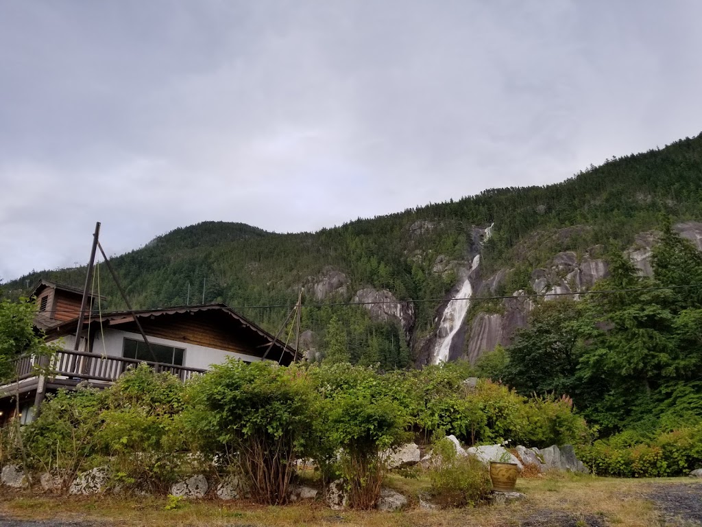 Shannon Waterfall Parking Lot | Squamish, BC V0N 1J0, Canada