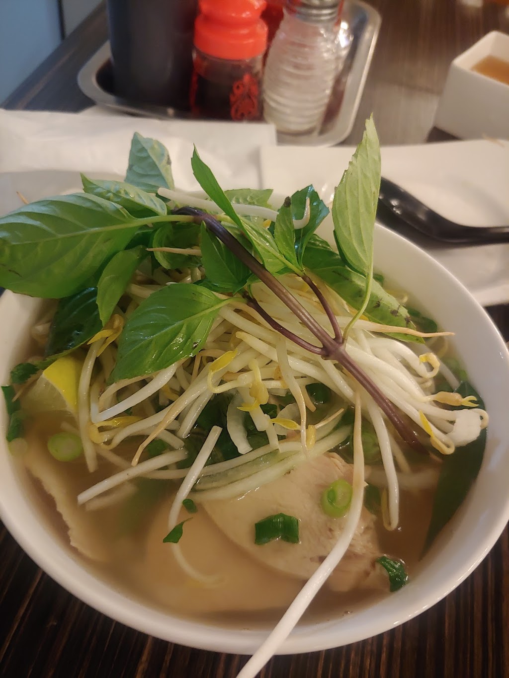 Pho Now | 2561 St Clair Ave W #6, Toronto, ON M6N 4Z5, Canada | Phone: (416) 760-8882