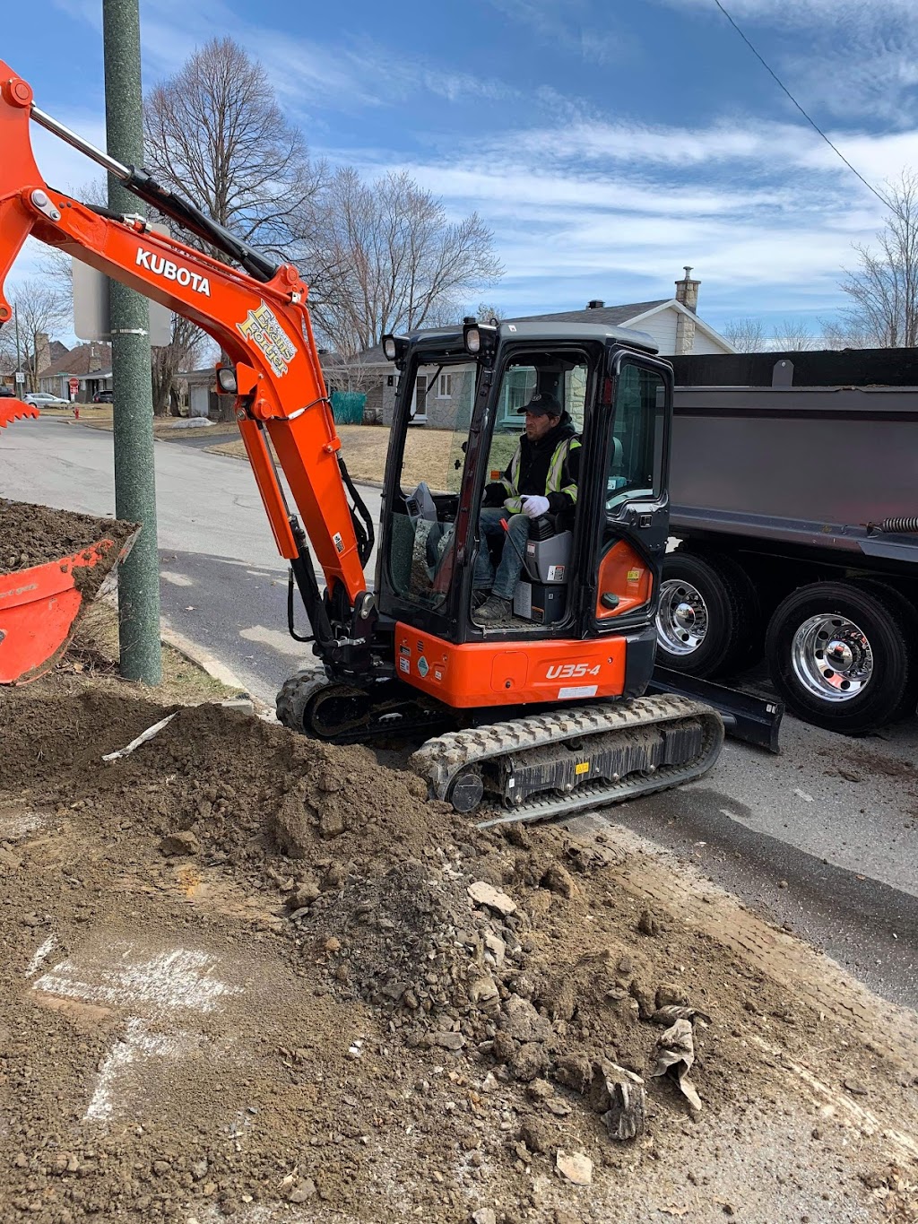 Excavation Evans Fortier Inc | 264 Avenue St Michel, Québec, QC G1C 1G2, Canada | Phone: (418) 661-1228