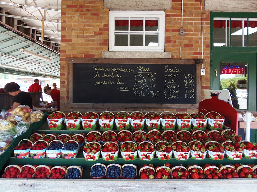 Marché Public Des Bois Francs | 1 Bd Jutras O, Victoriaville, QC G6P 1Y8, Canada | Phone: (819) 758-1773