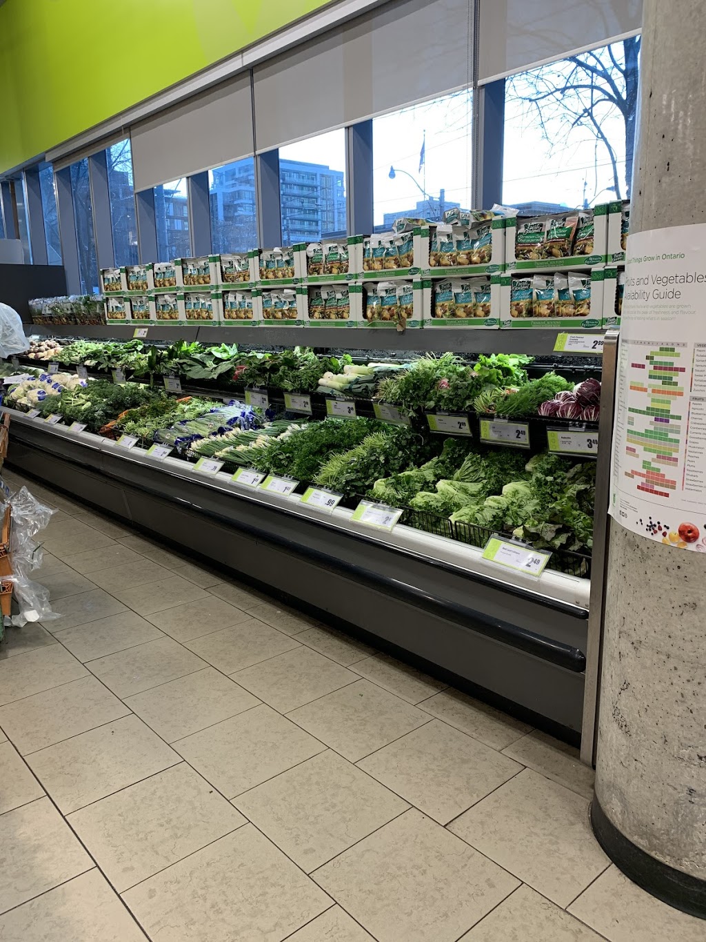 FreshCo Parliament & Dundas | 325 Parliament St, Toronto, ON M5A 2Z3, Canada | Phone: (416) 955-0717