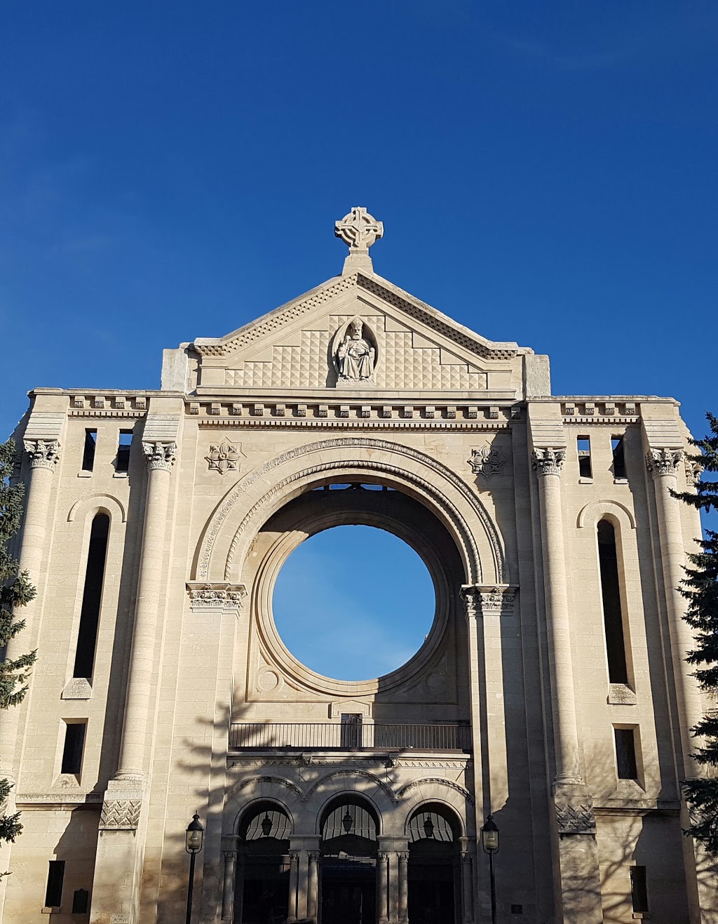 Saint Boniface Cathedral | 180 Avenue de la Cathedrale, Winnipeg, MB R2H 0H7, Canada | Phone: (204) 233-7304